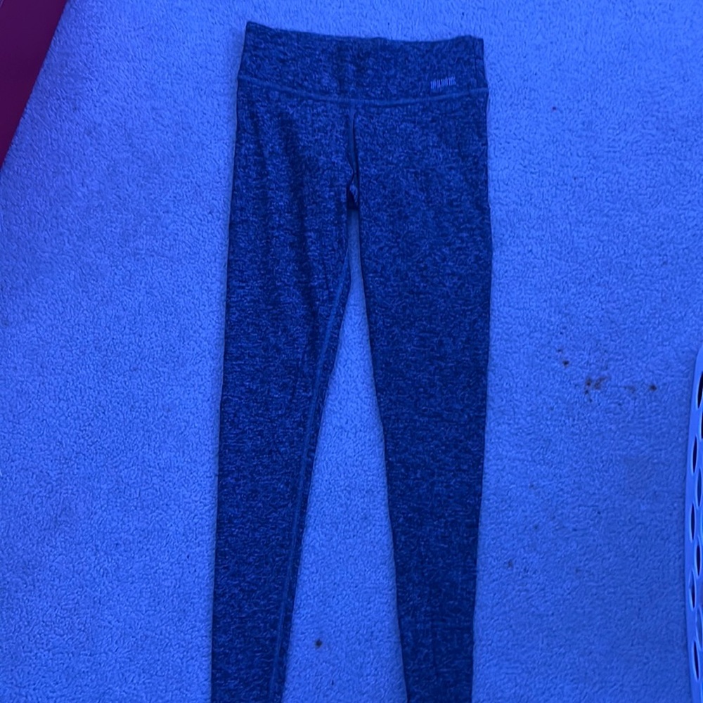 I’m selling the brand pink leggings and they are a size Xs, could fit a small